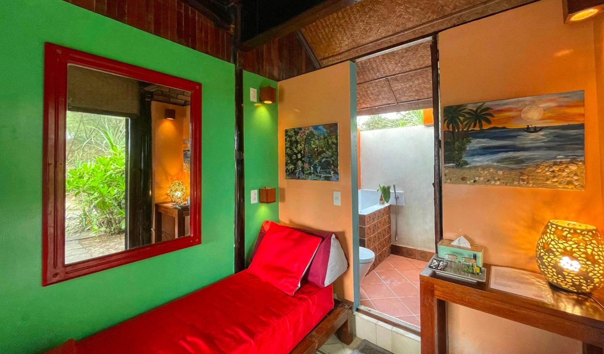 Villa Louise Hue Beach Boutique Hotel Room photo